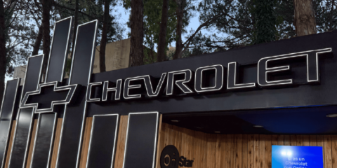 2025 VERANO CHE ALARGADA ABAJO