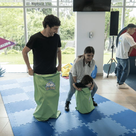 2025 KIDS DAY DISNEY_2025PORFOLIO 2 CUADRADITA